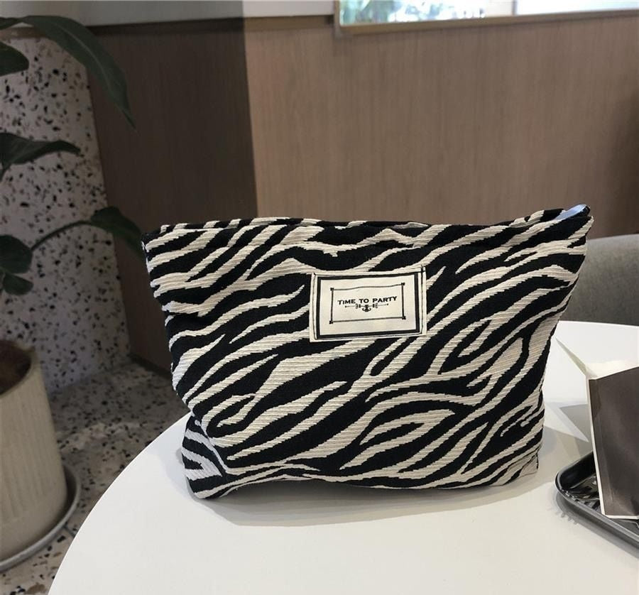 67b8557fa8949726f7b3d2b9ddfbb675